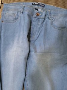 Light Wash Denim Jeans 32 size