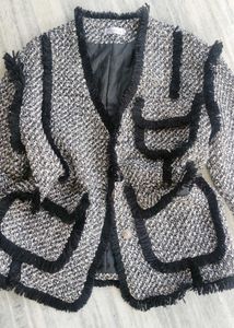 Chic Textured Tweed Jacket with Fringe