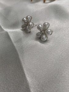 Elegant Pearl Flower Stud Earrings