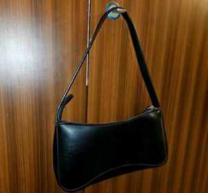 Stylish Black Shoulder Bag