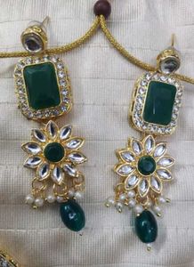 Stunning Green Emerald Jewellery Set