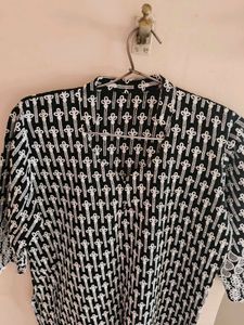 Chic Black &amp; White Embroidered Tunic