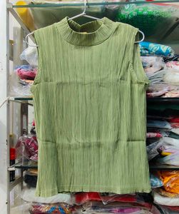 Chic Pleated Mock Neck Sleeveless Top
