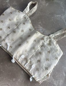 White navarati crop top🫶🏻🫶🏻