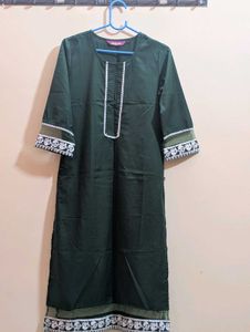 Elegant Green Kurta with White Embroidery