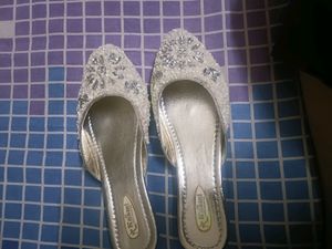New Without Tag Party Wear Slippers In 39 Number