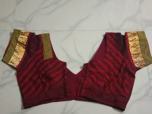 GentlyUsed Elegant MaroonBlouse withGoldenMotifs