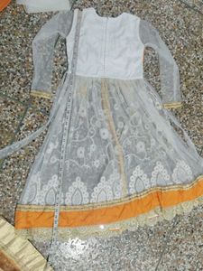 ismein white and orange Mila hua hai aur jo iske u