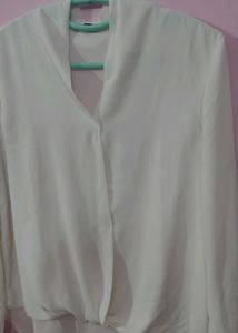 Chic White Long Sleeve top