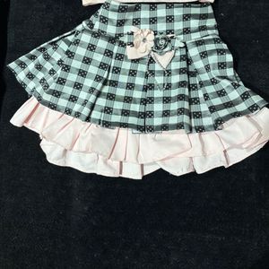 Cute Pink &amp; Checkered Skirt Set