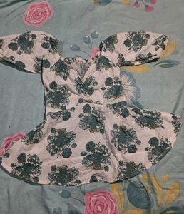 Floral Print Puff Sleeve Top