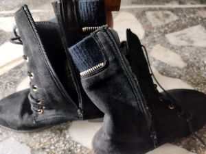 Stylish Black Zip-Up Ankle Boots