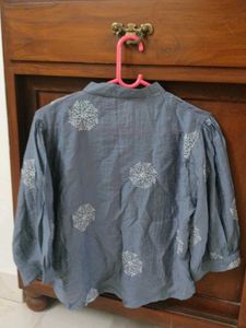 Grey short Kurta with embroidery 🤍