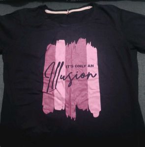 Illusion Graphic Print Tee