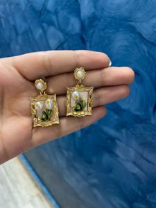 Unique Floral Frame Earrings
