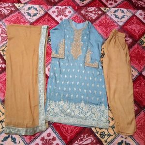 Elegant Blue Embroidered Kurta Set