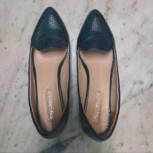 Chic Black Faux Snake Print Loafers