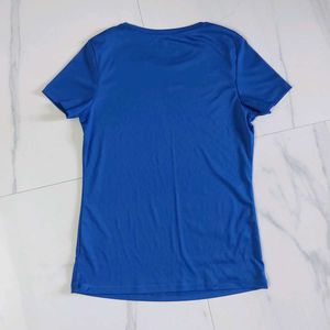 FREE SHIPPING Reebok Active T-Shirt - Medium