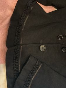 Black cropped bolero jacket with lace trim 💕