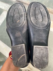 Stylish Black Flip-Flops for Women