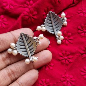 Silver Replica Leaf Studs With Sugar Pearls