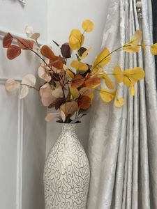 Elegant Decorative Floor Vase – White &amp; Gold Abstr