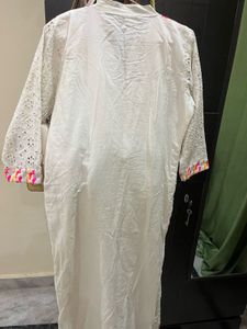 Elegant off White Embroidered Kurta