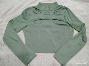 Cut-out Long Sleeve Crop Top