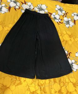 Black Flared Solid Palazzo Pant