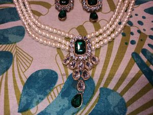 Emerald &amp; Pearl Jewelry Set