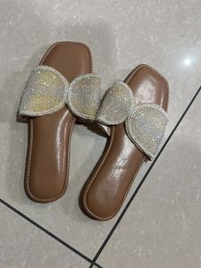 Beaded Bow Detail Slides