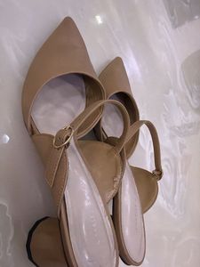 Stylish Pointed Toe Heels