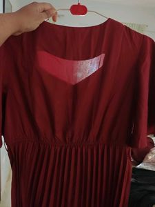 Elegant Pleated Midi Dress