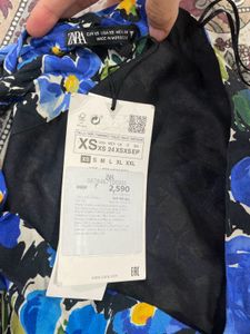 ZARA(with tag) Blue Floral Top🌼