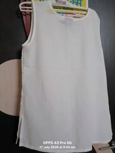 Elegant White Floral Sleeveless Top