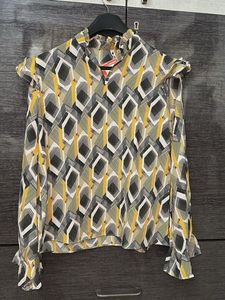 Stylish Geometric Print Blouse