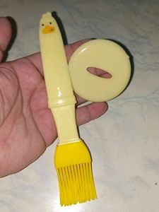 Cute Ducky 2 in 1 Oil dispenser &amp; Silicon Brush