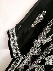 CHIKANKARI Exquisite Black Embroidered Kurta
