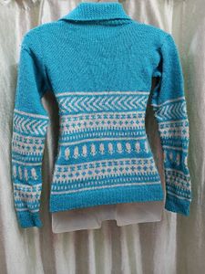 Stylish Blue Knit Sweater