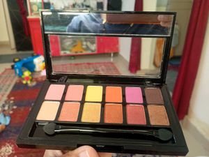 Lakme Multicolour Glitterati Chroma Chic Eyeshadow