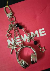 Cute Headphone &amp; Bow Keychain Charm