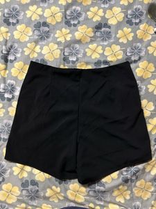 Chic Black High-Waisted Shorts