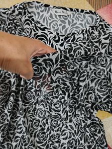 Chic Black &amp; White Rose Print Cowl neck y2k Top