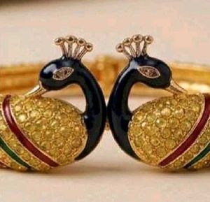 Stunning Peacock Bangle Set