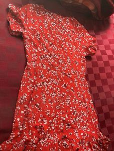 Chic Red Floral Print Mini Dress urbanic