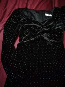 Elegant Black Velvet sweet heart neckline dress