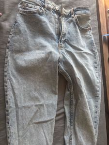 Stylish Light Wash Mom Jeans