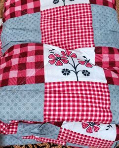 Beautiful Red Grey' AC' Comforter❤️🩶