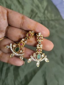 Exquisite Indian Jewelry Set with Emeralds