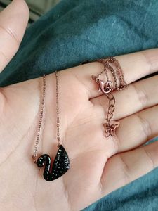 Elegant Swan Pendant Necklace